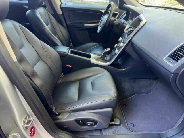 Вольво ХС60 2015 в Ивано-Франковске на Automoto.ua Серый Вольво ХС60, объемом двигателя 2 л и пробегом 71 тыс. км за 3800 $, фото 7 на Automoto.ua