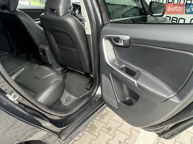 Вольво ХС60 2015 в Львове на Automoto.ua Серый Вольво ХС60, объемом двигателя 1.97 л и пробегом 116 тыс. км за 14300 $, фото 20 на Automoto.ua