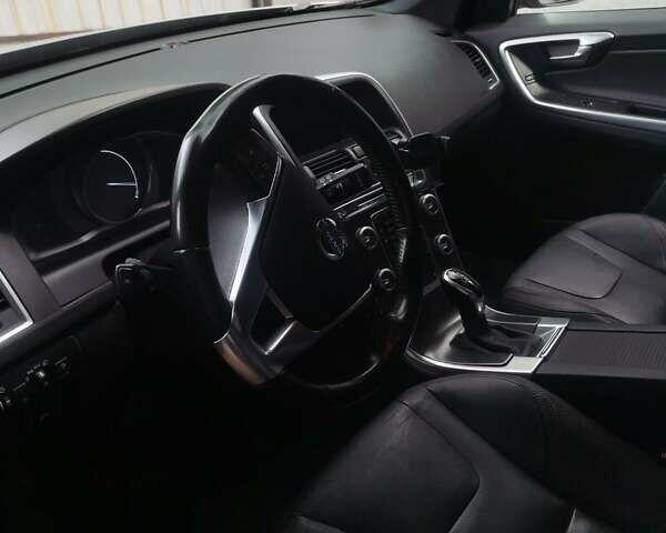 Сірий Вольво ХС60, об'ємом двигуна 2 л та пробігом 195 тис. км за 14000 $, фото 14 на Automoto.ua