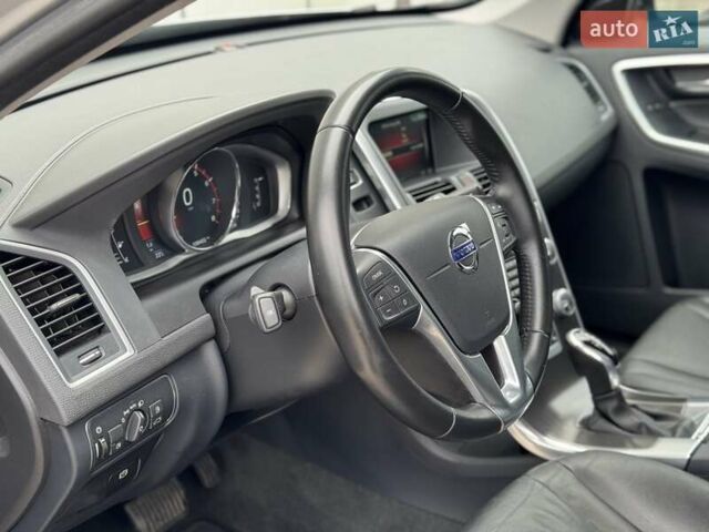 Серый Вольво ХС60, объемом двигателя 2.5 л и пробегом 108 тыс. км за 15700 $, фото 29 на Automoto.ua