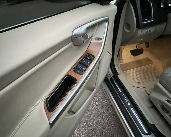 Вольво ХС60 2015 в Луцке на Automoto.ua Серый Вольво ХС60, объемом двигателя 2 л и пробегом 238 тыс. км за 15290 $, фото 32 на Automoto.ua