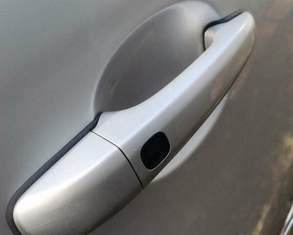 Сірий Вольво ХС60, об'ємом двигуна 2 л та пробігом 195 тис. км за 14000 $, фото 3 на Automoto.ua