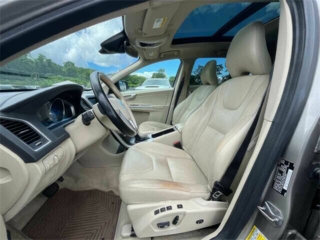 Серый Вольво ХС60, объемом двигателя 2.5 л и пробегом 76 тыс. км за 7400 $, фото 8 на Automoto.ua