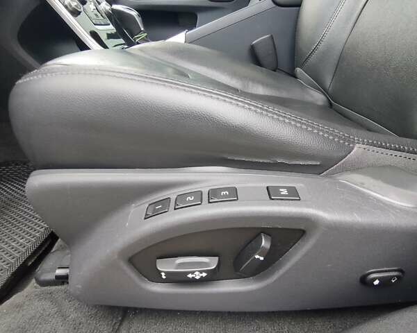 Серый Вольво ХС60, объемом двигателя 2 л и пробегом 175 тыс. км за 15800 $, фото 28 на Automoto.ua