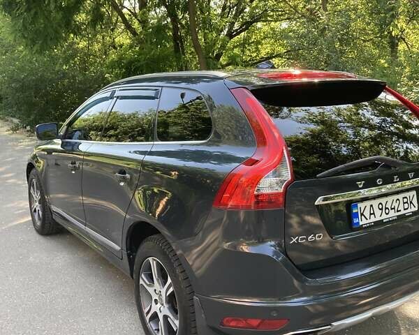 Серый Вольво ХС60, объемом двигателя 3 л и пробегом 123 тыс. км за 20500 $, фото 4 на Automoto.ua