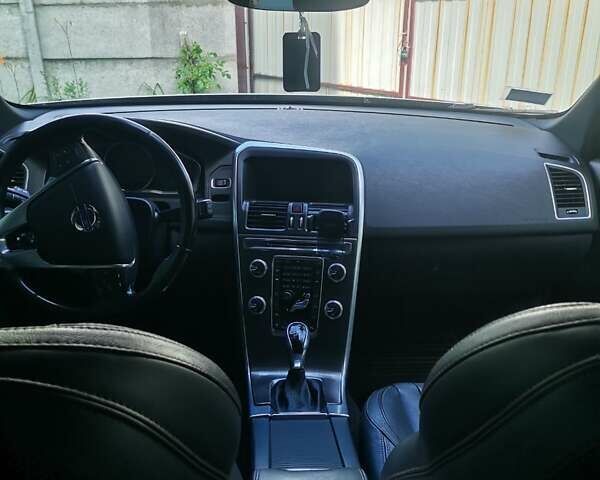 Сірий Вольво ХС60, об'ємом двигуна 2 л та пробігом 195 тис. км за 14000 $, фото 12 на Automoto.ua