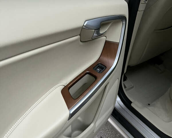 Вольво ХС60 2015 в Луцке на Automoto.ua Серый Вольво ХС60, объемом двигателя 2 л и пробегом 238 тыс. км за 15290 $, фото 27 на Automoto.ua