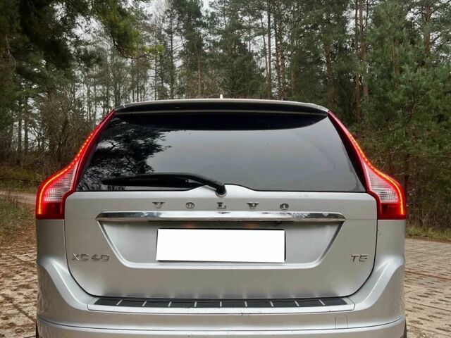 Сірий Вольво ХС60, об'ємом двигуна 2 л та пробігом 219 тис. км за 9900 $, фото 3 на Automoto.ua