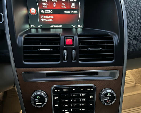 Вольво ХС60 2015 в Луцке на Automoto.ua Серый Вольво ХС60, объемом двигателя 2 л и пробегом 238 тыс. км за 15290 $, фото 44 на Automoto.ua