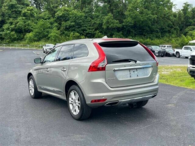 Серый Вольво ХС60, объемом двигателя 2.5 л и пробегом 76 тыс. км за 7400 $, фото 7 на Automoto.ua