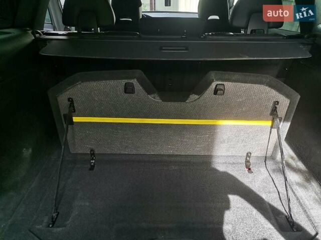 Сірий Вольво ХС60, об'ємом двигуна 2 л та пробігом 195 тис. км за 14000 $, фото 15 на Automoto.ua