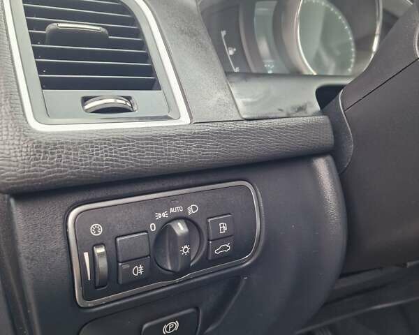 Серый Вольво ХС60, объемом двигателя 2.5 л и пробегом 210 тыс. км за 15900 $, фото 20 на Automoto.ua