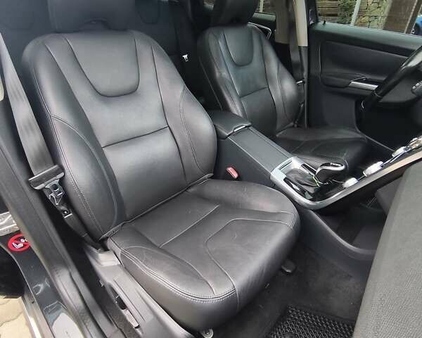 Серый Вольво ХС60, объемом двигателя 2 л и пробегом 175 тыс. км за 15800 $, фото 36 на Automoto.ua