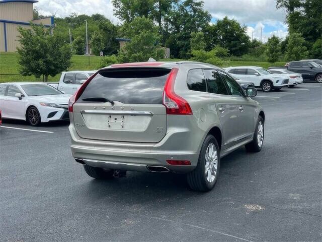 Серый Вольво ХС60, объемом двигателя 2.5 л и пробегом 76 тыс. км за 7400 $, фото 5 на Automoto.ua