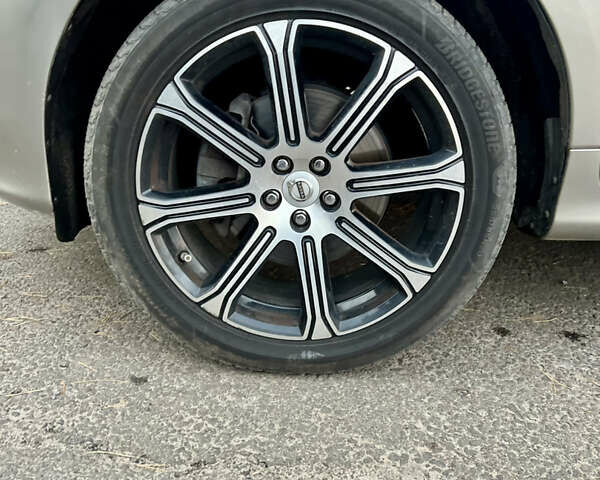 Вольво ХС60 2015 в Луцке на Automoto.ua Серый Вольво ХС60, объемом двигателя 2 л и пробегом 238 тыс. км за 15290 $, фото 56 на Automoto.ua