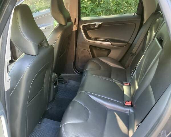 Серый Вольво ХС60, объемом двигателя 3 л и пробегом 123 тыс. км за 20500 $, фото 11 на Automoto.ua