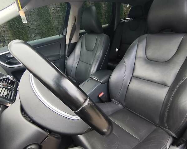 Серый Вольво ХС60, объемом двигателя 2 л и пробегом 175 тыс. км за 15800 $, фото 27 на Automoto.ua