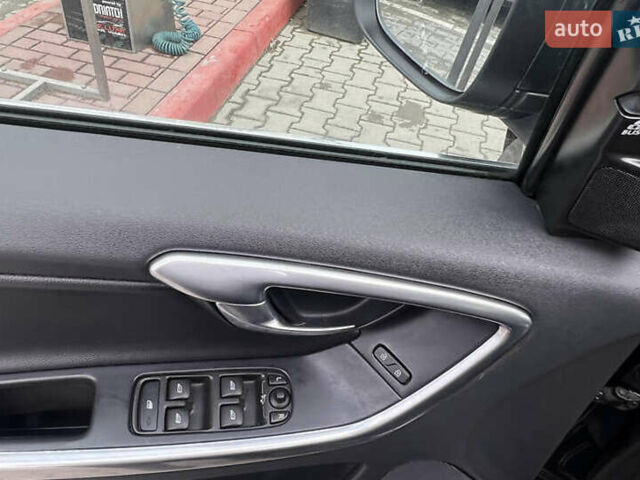 Вольво ХС60 2015 в Львове на Automoto.ua Серый Вольво ХС60, объемом двигателя 1.97 л и пробегом 116 тыс. км за 14300 $, фото 14 на Automoto.ua