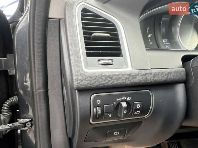 Вольво ХС60 2015 в Львове на Automoto.ua Серый Вольво ХС60, объемом двигателя 1.97 л и пробегом 116 тыс. км за 14300 $, фото 13 на Automoto.ua