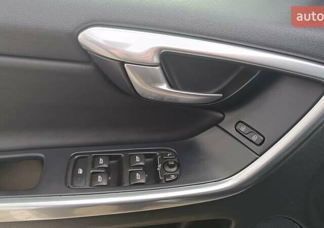 Серый Вольво ХС60, объемом двигателя 1.97 л и пробегом 173 тыс. км за 19538 $, фото 12 на Automoto.ua