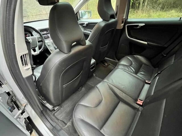 Сірий Вольво ХС60, об'ємом двигуна 2 л та пробігом 219 тис. км за 9900 $, фото 9 на Automoto.ua