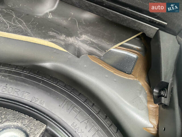 Серый Вольво ХС60, объемом двигателя 1.97 л и пробегом 250 тыс. км за 15900 $, фото 37 на Automoto.ua