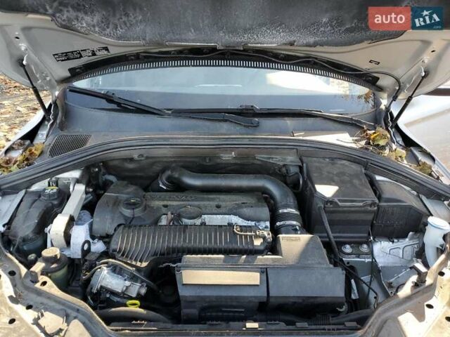 Серый Вольво ХС60, объемом двигателя 2.5 л и пробегом 150 тыс. км за 3100 $, фото 11 на Automoto.ua
