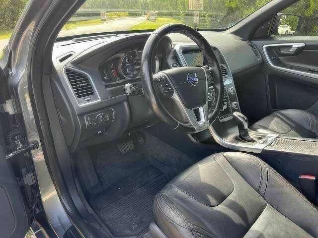 Серый Вольво ХС60, объемом двигателя 2 л и пробегом 110 тыс. км за 7500 $, фото 7 на Automoto.ua