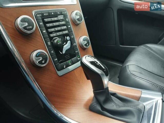 Серый Вольво ХС60, объемом двигателя 1.97 л и пробегом 239 тыс. км за 22990 $, фото 41 на Automoto.ua