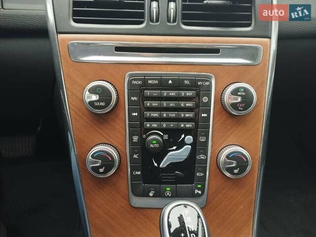 Серый Вольво ХС60, объемом двигателя 1.97 л и пробегом 239 тыс. км за 22990 $, фото 42 на Automoto.ua