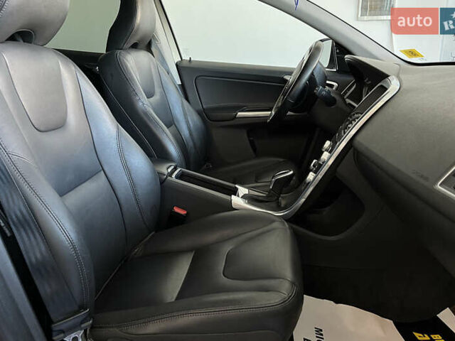 Сірий Вольво ХС60, об'ємом двигуна 1.97 л та пробігом 175 тис. км за 16300 $, фото 11 на Automoto.ua