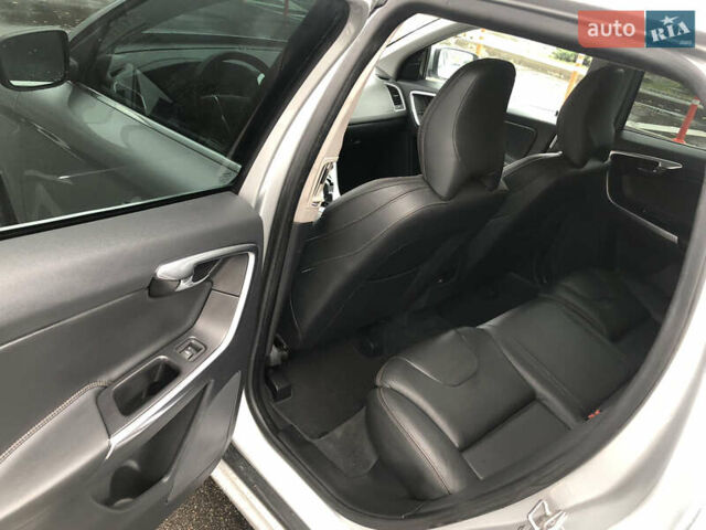 Вольво ХС60 2016 в Киеве на Automoto.ua Серый Вольво ХС60, объемом двигателя 2 л и пробегом 123 тыс. км за 15400 $, фото 14 на Automoto.ua