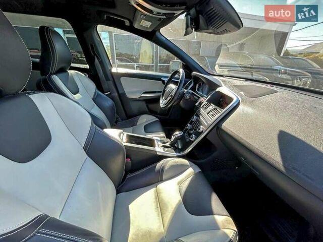 Серый Вольво ХС60, объемом двигателя 2 л и пробегом 165 тыс. км за 2900 $, фото 4 на Automoto.ua