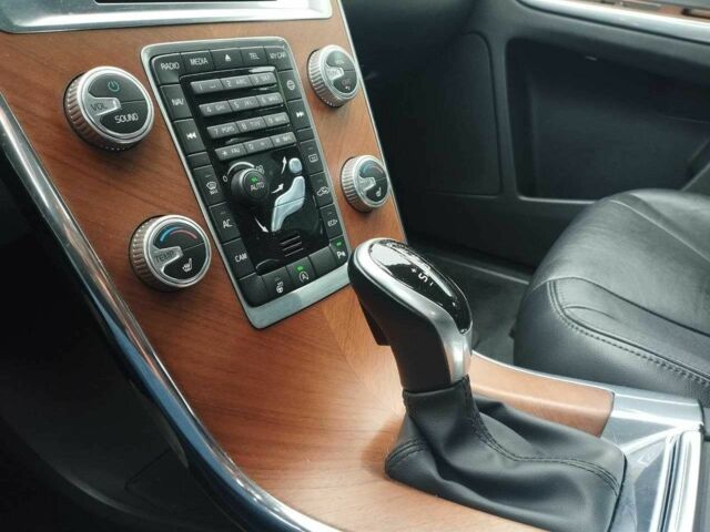 Серый Вольво ХС60, объемом двигателя 2 л и пробегом 239 тыс. км за 22990 $, фото 17 на Automoto.ua