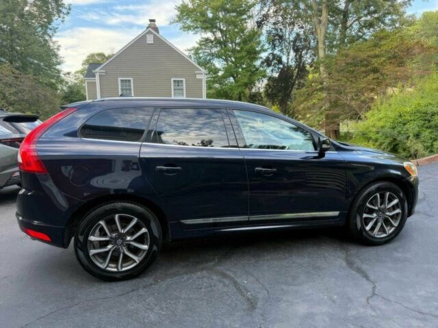 Серый Вольво ХС60, объемом двигателя 3 л и пробегом 75 тыс. км за 4700 $, фото 2 на Automoto.ua