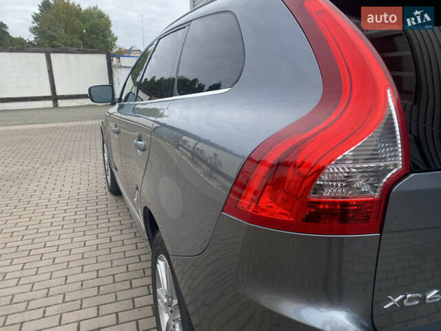 Серый Вольво ХС60, объемом двигателя 1.97 л и пробегом 250 тыс. км за 15900 $, фото 3 на Automoto.ua