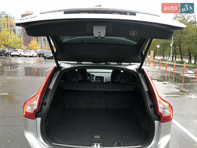 Вольво ХС60 2016 в Киеве на Automoto.ua Серый Вольво ХС60, объемом двигателя 2 л и пробегом 123 тыс. км за 15400 $, фото 5 на Automoto.ua