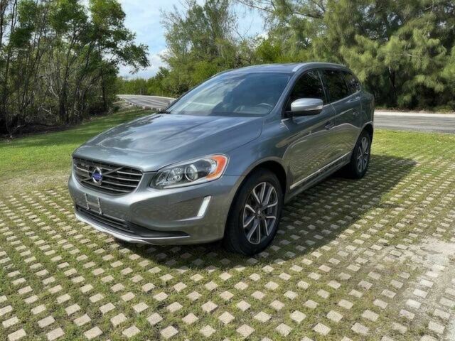 Сірий Вольво ХС60, об'ємом двигуна 2 л та пробігом 70 тис. км за 8900 $, фото 2 на Automoto.ua