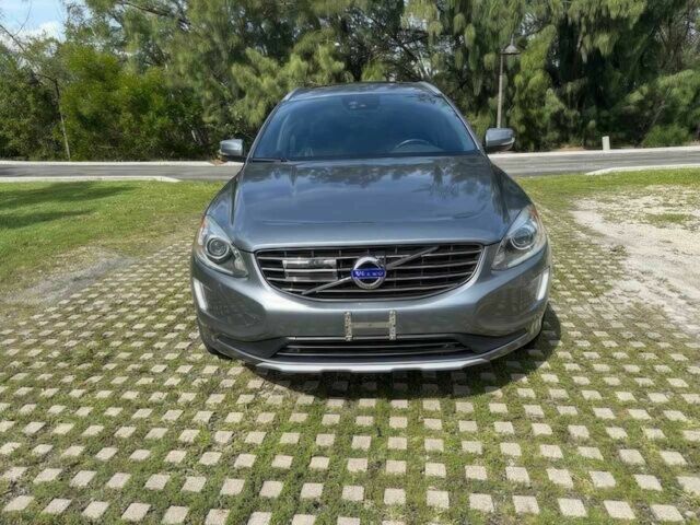 Сірий Вольво ХС60, об'ємом двигуна 2 л та пробігом 70 тис. км за 8900 $, фото 1 на Automoto.ua