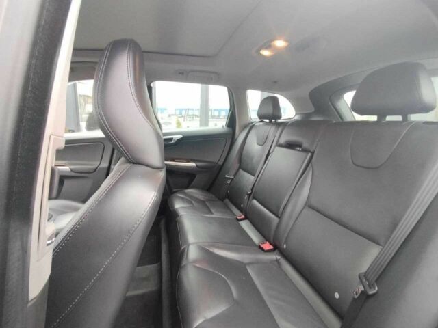 Серый Вольво ХС60, объемом двигателя 2 л и пробегом 239 тыс. км за 22990 $, фото 22 на Automoto.ua