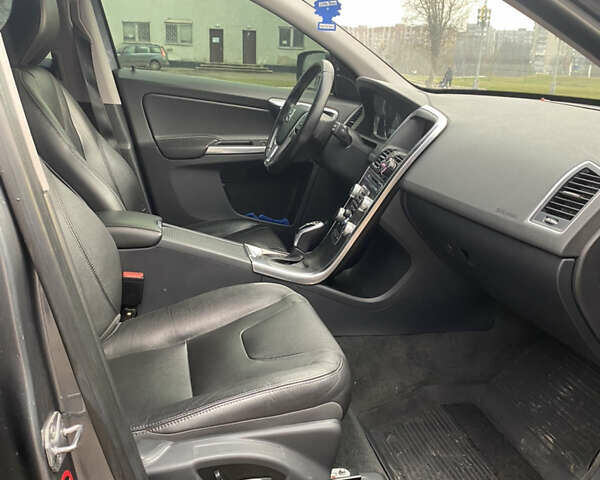 Серый Вольво ХС60, объемом двигателя 1.97 л и пробегом 134 тыс. км за 18000 $, фото 11 на Automoto.ua