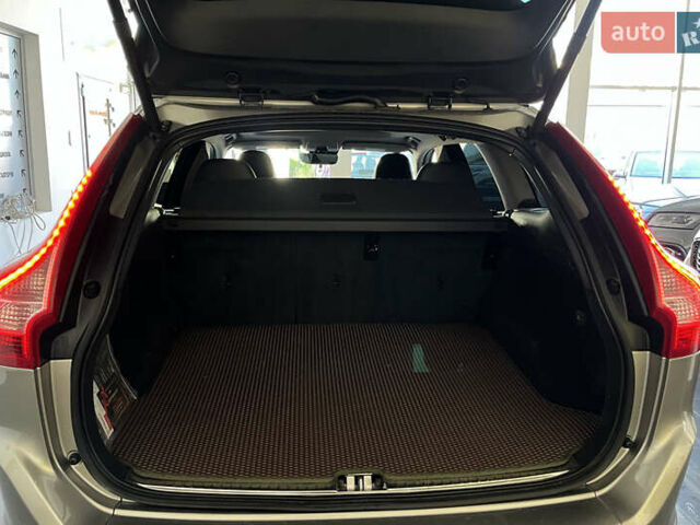 Сірий Вольво ХС60, об'ємом двигуна 1.97 л та пробігом 175 тис. км за 16300 $, фото 29 на Automoto.ua