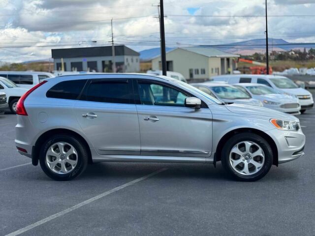 Серый Вольво ХС60, объемом двигателя 2.5 л и пробегом 78 тыс. км за 6300 $, фото 6 на Automoto.ua