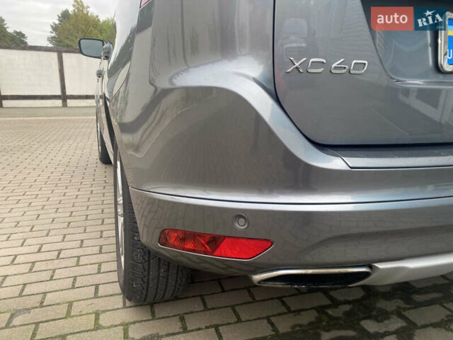 Серый Вольво ХС60, объемом двигателя 1.97 л и пробегом 250 тыс. км за 15900 $, фото 4 на Automoto.ua