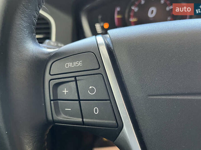 Сірий Вольво ХС60, об'ємом двигуна 1.97 л та пробігом 175 тис. км за 16300 $, фото 25 на Automoto.ua