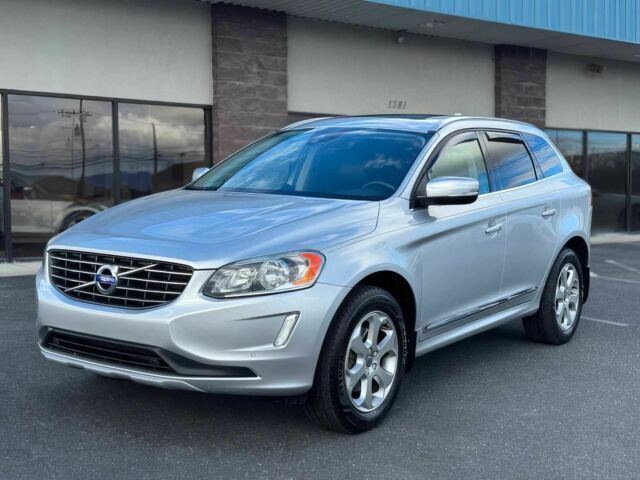 Серый Вольво ХС60, объемом двигателя 2.5 л и пробегом 78 тыс. км за 6300 $, фото 2 на Automoto.ua