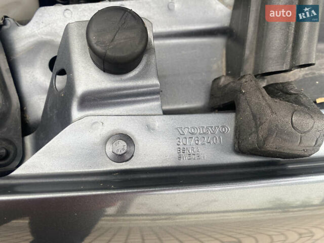 Серый Вольво ХС60, объемом двигателя 1.97 л и пробегом 250 тыс. км за 15900 $, фото 24 на Automoto.ua