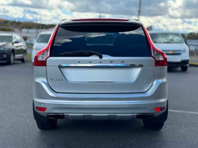 Серый Вольво ХС60, объемом двигателя 2.5 л и пробегом 78 тыс. км за 6300 $, фото 4 на Automoto.ua