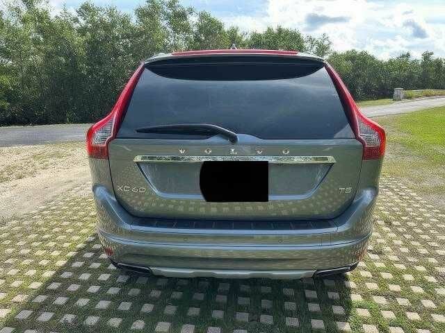 Серый Вольво ХС60, объемом двигателя 2 л и пробегом 110 тыс. км за 7500 $, фото 4 на Automoto.ua