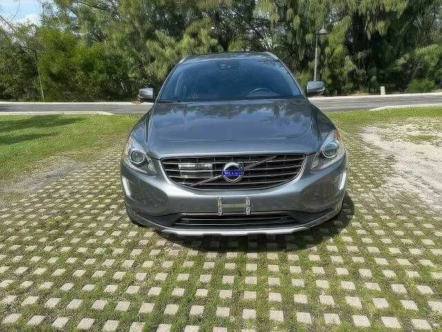 Серый Вольво ХС60, объемом двигателя 2 л и пробегом 110 тыс. км за 7500 $, фото 1 на Automoto.ua